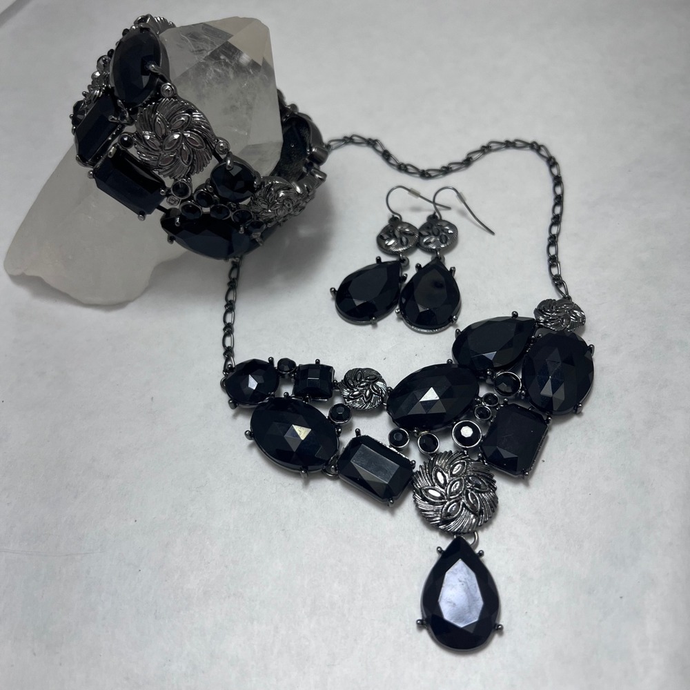 Avon Black Gunmetal Bib Necklace Earrings Stretch Bracelet Jewelry Set Gothic